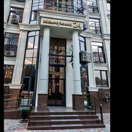 Central Apartment * Odessa